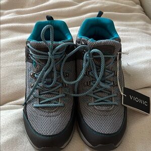 Vionic water resistant, hiking sneakers NWT